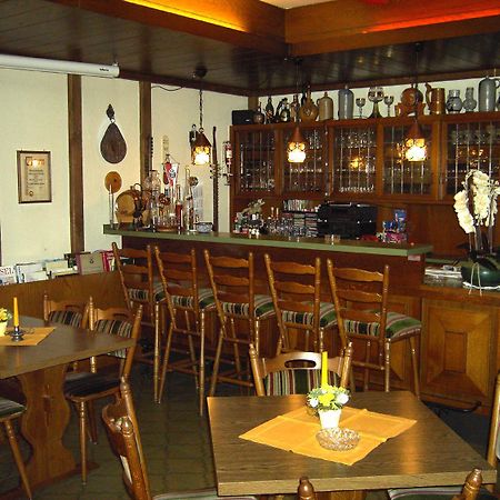Weinstube Pension Moselbluemchen Цельтинген-Рахтиг Экстерьер фото