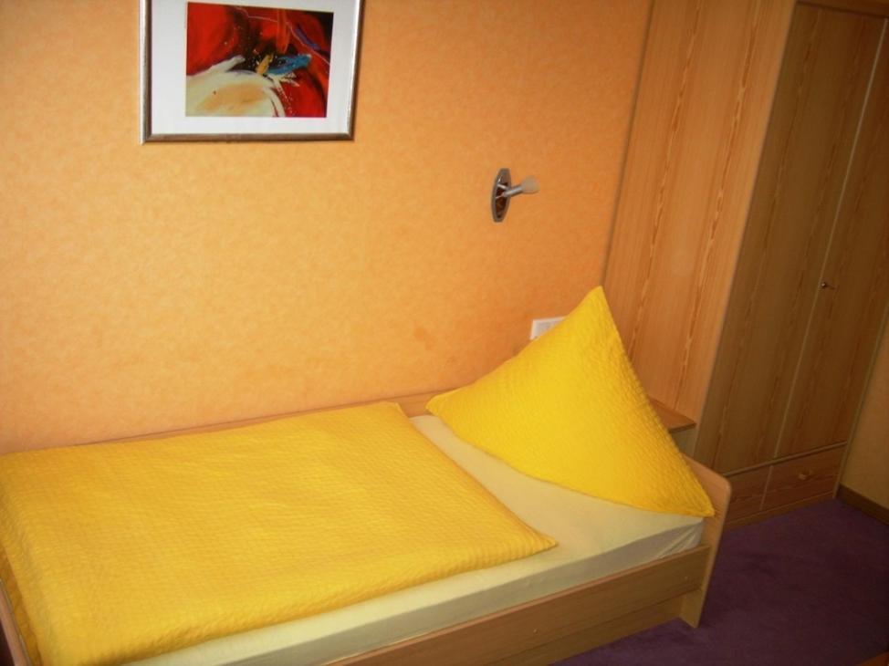Weinstube Pension Moselbluemchen Цельтинген-Рахтиг Экстерьер фото